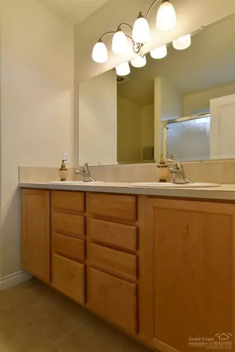 60893 Garrison Dr, Bend, OR 97702 photo 16