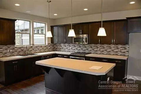61061 SE Ruby Peak Ln, Bend, OR 97702 photo 4