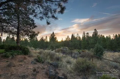 60443 Woodside Loop, Bend, OR 97702 photo 23
