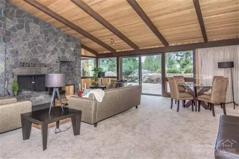 60443 Woodside Loop, Bend, OR 97702 photo 4