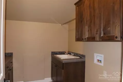 63125 Pikes Ct, Bend, OR 97701 photo 17