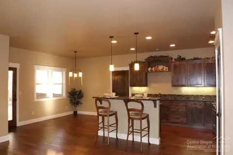 63125 Pikes Ct, Bend, OR 97701 photo 9