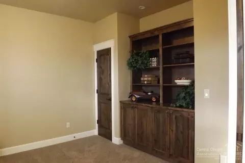 63125 Pikes Ct, Bend, OR 97701 photo 4