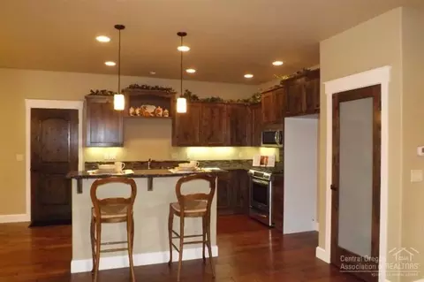 63125 Pikes Ct, Bend, OR 97701 photo 11