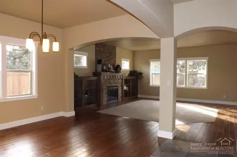 63125 Pikes Ct, Bend, OR 97701 photo 5