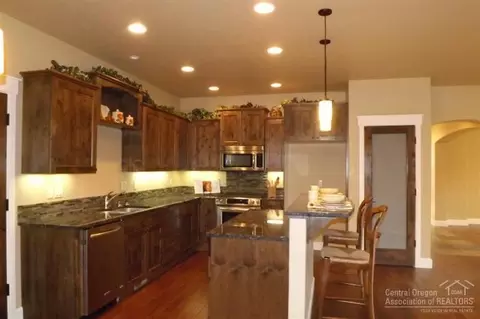 63125 Pikes Ct, Bend, OR 97701 photo 10