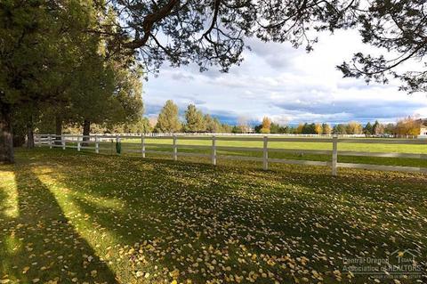 65161 Highland Rd, Bend, OR 97701 photo 3