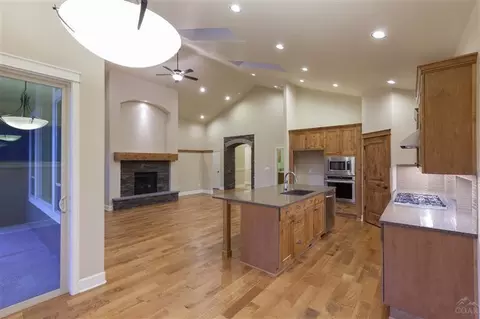 61076 Manhae Loop, Bend, OR 97702 photo 7