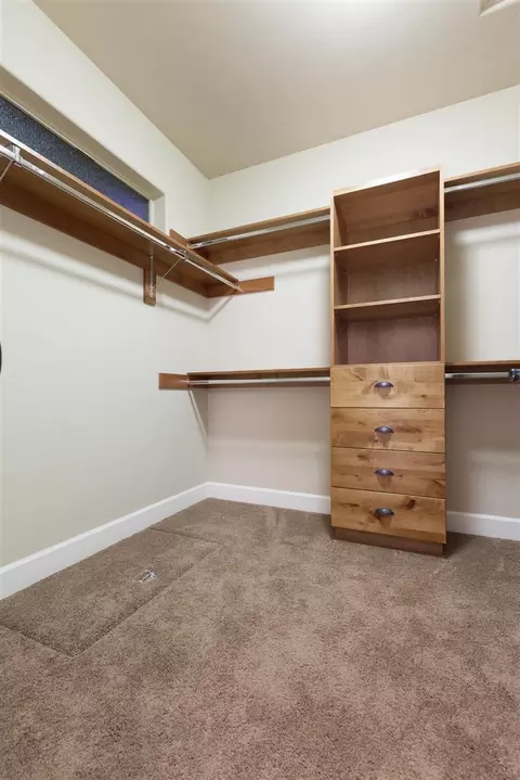 61076 Manhae Loop, Bend, OR 97702 photo 12