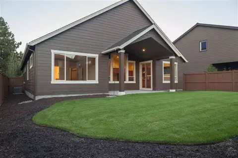 61076 Manhae Loop, Bend, OR 97702 photo 18