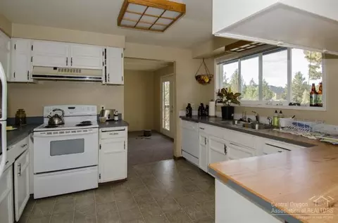 62855 Daniel Rd, Bend, OR 97702 photo 8