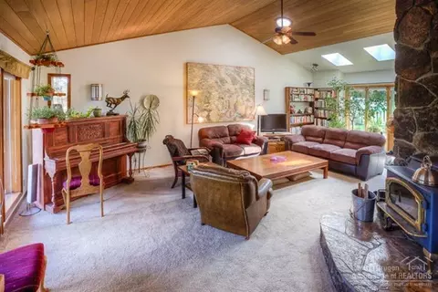 60773 River Bend Dr, Bend, OR 97702 photo 3
