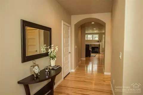 20979 Avery Ln, Bend, OR 97702 photo 4