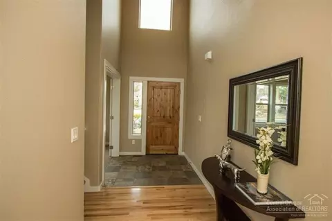 20979 Avery Ln, Bend, OR 97702 photo 3