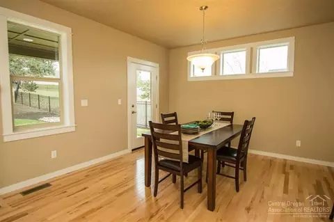 20979 Avery Ln, Bend, OR 97702 photo 9