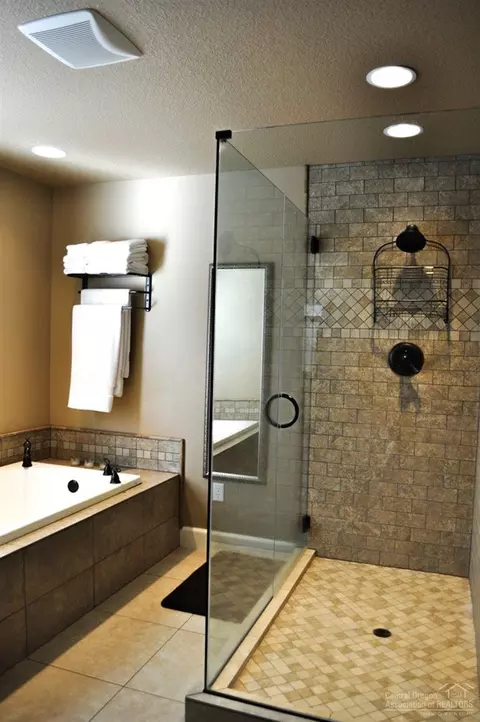 56235 Stellar Dr, Bend, OR 97707 photo 10