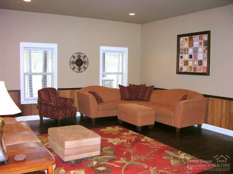 56235 Stellar Dr, Bend, OR 97707 photo 2