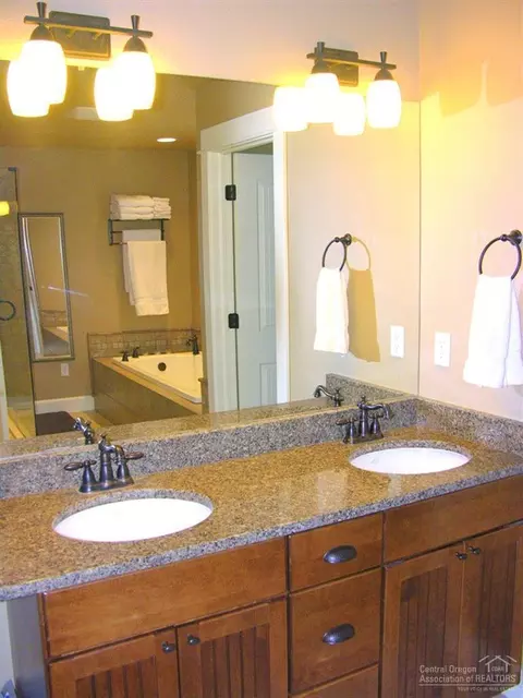 56235 Stellar Dr, Bend, OR 97707 photo 11