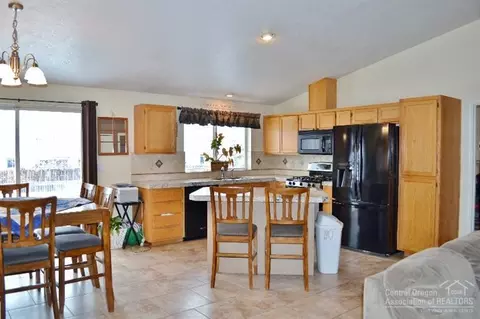 20764 Gallop Rd, Bend, OR 97701 photo 4