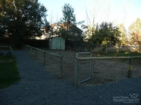 21004 Thomas Dr, Bend, OR 97702 photo 3