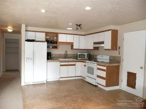 21004 Thomas Dr, Bend, OR 97702 photo 8