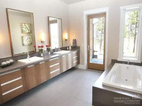 61346 Kindle Rock Loop, Bend, OR 97702 photo 7