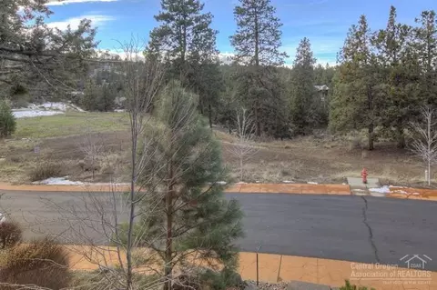 63178 Riverstone Dr, Bend, OR 97701 photo 3