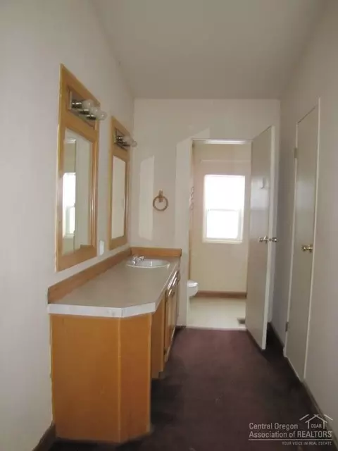 1884 NE 5th St, Bend, OR 97701 photo 10
