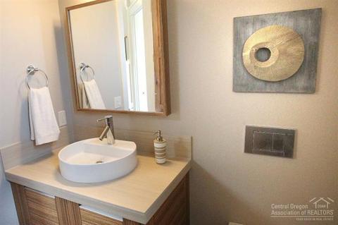 61354 Kindle Rock Loop, Bend, OR 97702 photo 4