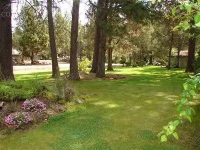 20391 Illahee Dr, Bend, OR 97702 photo 3