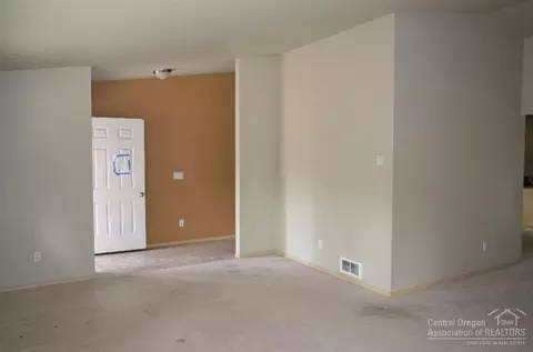 53208 Big Timber Dr, La Pine, OR 97739 photo 9