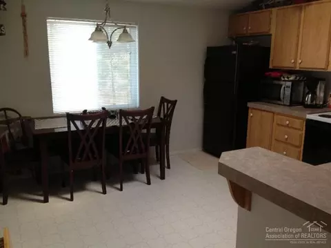 1727 Mare Cir, La Pine, OR 97739 photo 12
