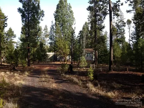 1727 Mare Cir, La Pine, OR 97739 photo 1