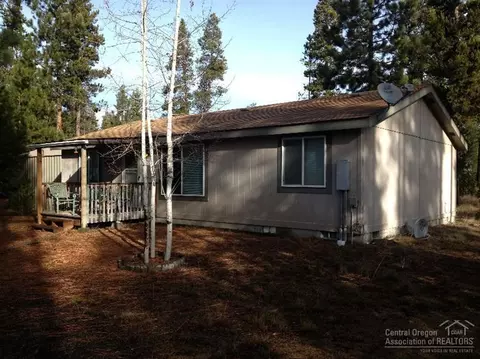 1727 Mare Cir, La Pine, OR 97739 photo 2