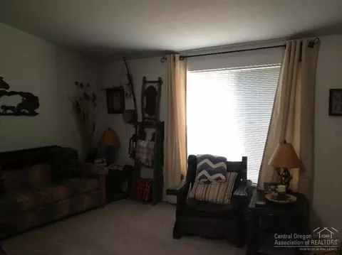 1727 Mare Cir, La Pine, OR 97739 photo 8