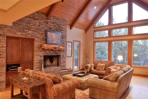 63130 Stag Dr, Bend, OR 97701 photo 3