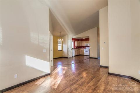 20141 Lora Ln, Bend, OR 97702 photo 6