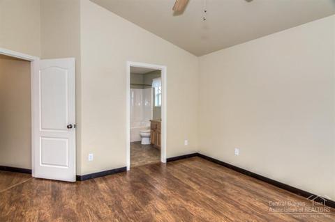 20141 Lora Ln, Bend, OR 97702 photo 11