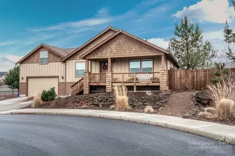 20889 Crested Ct, Bend, OR 97701 photo 2