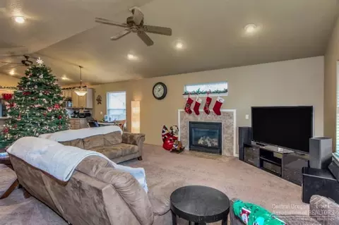 20889 Crested Ct, Bend, OR 97701 photo 3