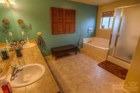 21159 SE Clairaway Ave, Bend, OR 97702 photo 18