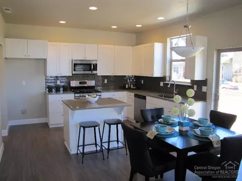 20519 Avro Pl, Bend, OR 97701 photo 8