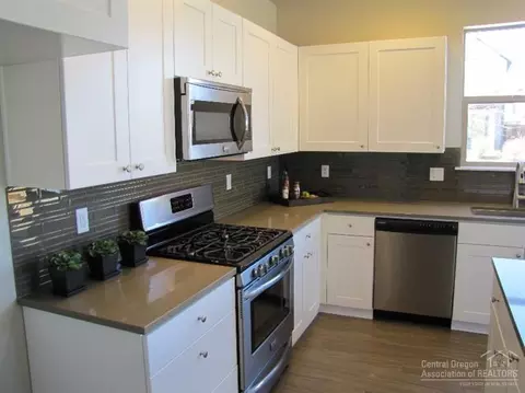 20519 Avro Pl, Bend, OR 97701 photo 12