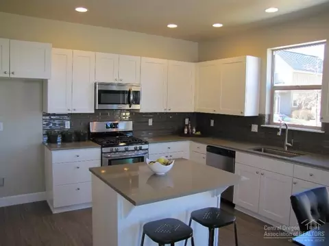 20519 Avro Pl, Bend, OR 97701 photo 9