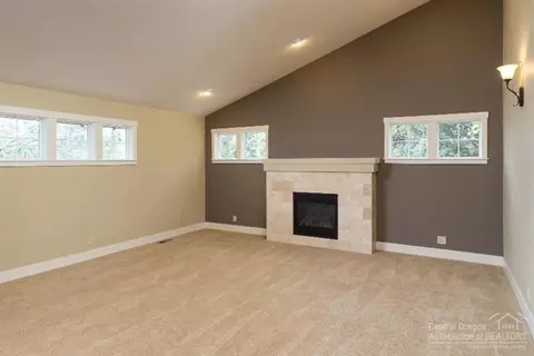 61065 SE Ruby Peak Ln, Bend, OR 97702 photo 9