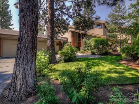 61716 Tam Mcarthur Loop, Bend, OR 97702 photo 1