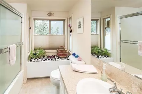 63330 Pine Knoll Cir, Bend, OR 97701 photo 15