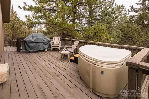 63330 Pine Knoll Cir, Bend, OR 97701 photo 23