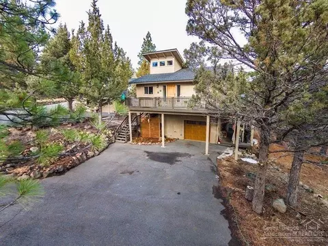 63330 Pine Knoll Cir, Bend, OR 97701 photo 5