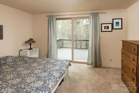 63330 Pine Knoll Cir, Bend, OR 97701 photo 16
